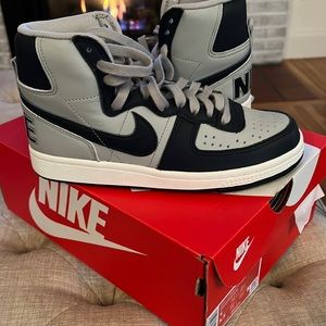Nike Terminator high top size 4